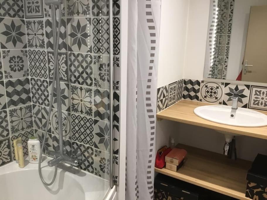 Appartement Tres Lumineux Egat Εξωτερικό φωτογραφία